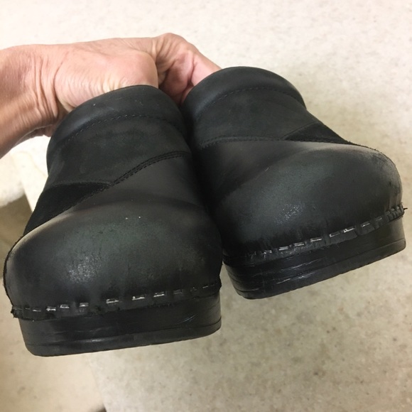 Awesome Dansko smooth leather and suede clogs! - Picture 7 of 9